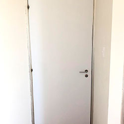 Envelopamento de Porta de apartamento - Branco Fosco - São Paulo