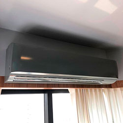 Envelopamento de ar condicionado com Cinza Escuro - Moema - SP
