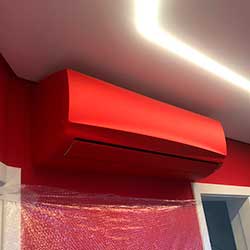 Envelopamento de ar condicionado com Vermelho Tomate Fosco - Butantã - São Paulo