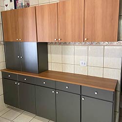 Envelopamento de armários de cozinha - Madeira MC1705 e Satin Graphite - Carapicuíba - SP
