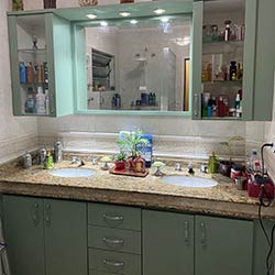 Envelopamento de gabinete de banheiro - Verde Frosty - Parque Continental - São Paulo