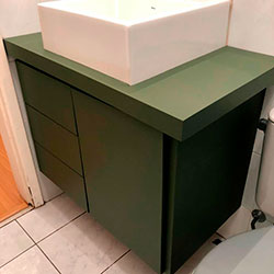Envelopamento de gabinete de banheiro - Verde Military Green - Perdizes - SP
