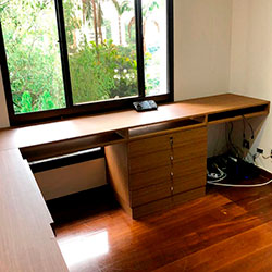 Envelopamento de mesa escritório com adesivo Imprimax Madeira - Vila Suzana - São Paulo