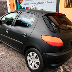 Envelopamento de carro Preto Fosco em SP