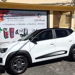 Envelopamento de teto e colunas de Renault Kwid