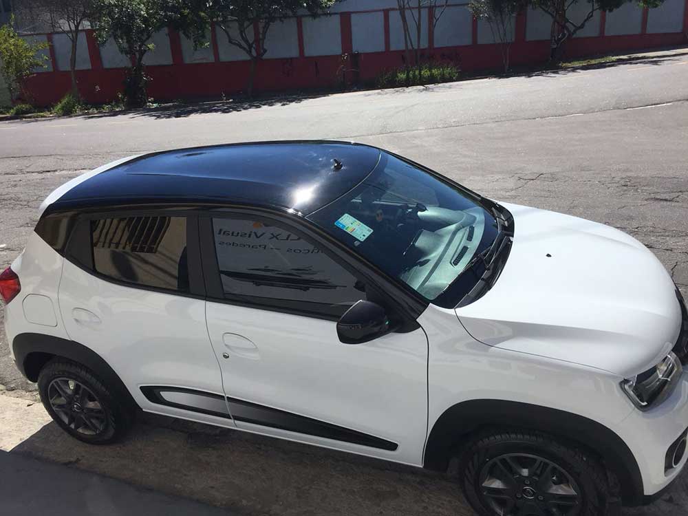 https://www.llxvisual.com.br/carros/envelopamento-teto-renault-kwid-2.jpg