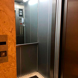 Envelopamento de Cabine de Elevador com Aço Escovado - Jardins - São Paulo