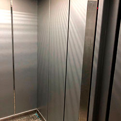 Envelopamento de Cabine de Elevador com Aço Escovado - Liberdade - São Paulo