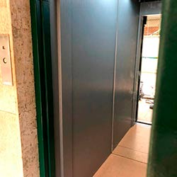 Envelopamento de Elevador com Aço Escovado - Moema - São Paulo