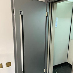 Envelopamento de Elevador - Satin Silver Metalic - Saúde - São Paulo