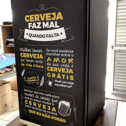 Envelopamento de frigobar com tema Cerveja