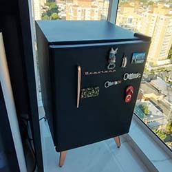 Envelopamento de frigobar com Preto Fosco - Vila Leopoldina - São Paulo