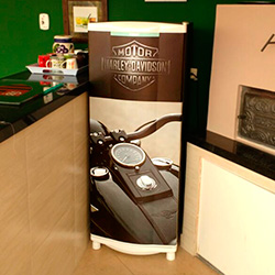 Envelopamento de geladeira imagem da Harley Davidson