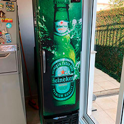 Envelopamento de geladeira com imagem da Heineken - Alphaville