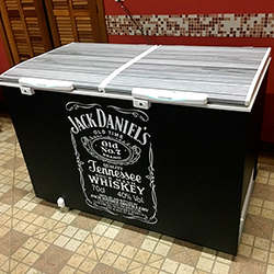 Envelopamento de Geladeira em Osasco com Impressão Jack Daniels