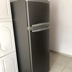 Envelopamento de geladeira com Satin Graphite - Zona Oeste - São Paulo